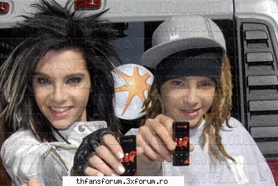 sunt asa :rotfl: pictures with tomy!